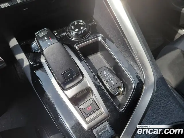 Peugeot 5008 2019 2.0 автомат (гидро), миниатюра 9