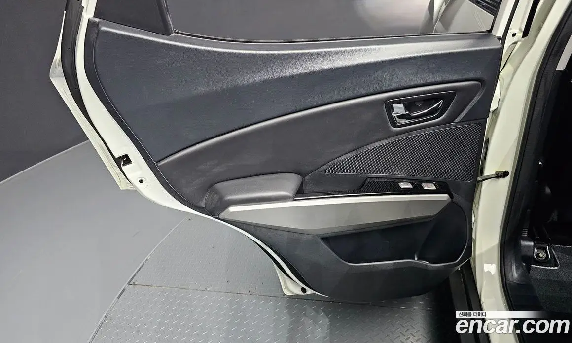SsangYong TIBOLI 2016 1.6 автомат (гидро), фото 14
