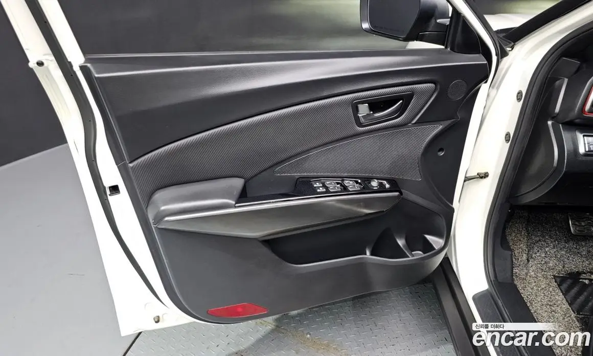 SsangYong TIBOLI 2020 1.6 автомат (гидро), фото 14