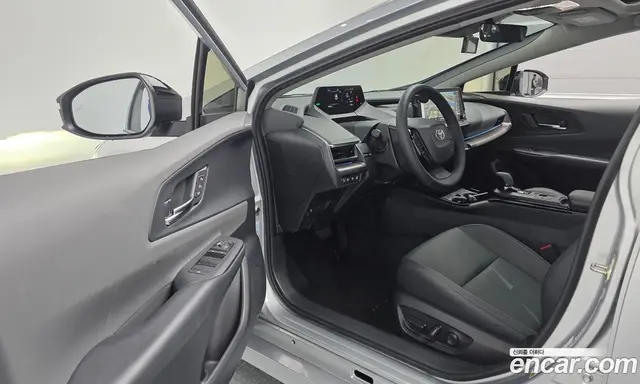 Toyota Prius 2025 2.0 автомат (гидро), миниатюра 12