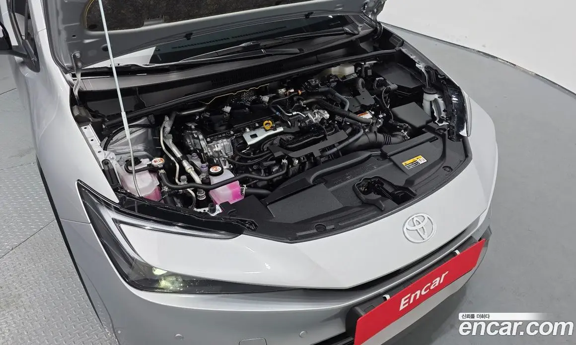 Toyota Prius 2025 2.0 автомат (гидро), фото 5 Toyota Prius 2025 2.0 автомат (гидро), фото 5