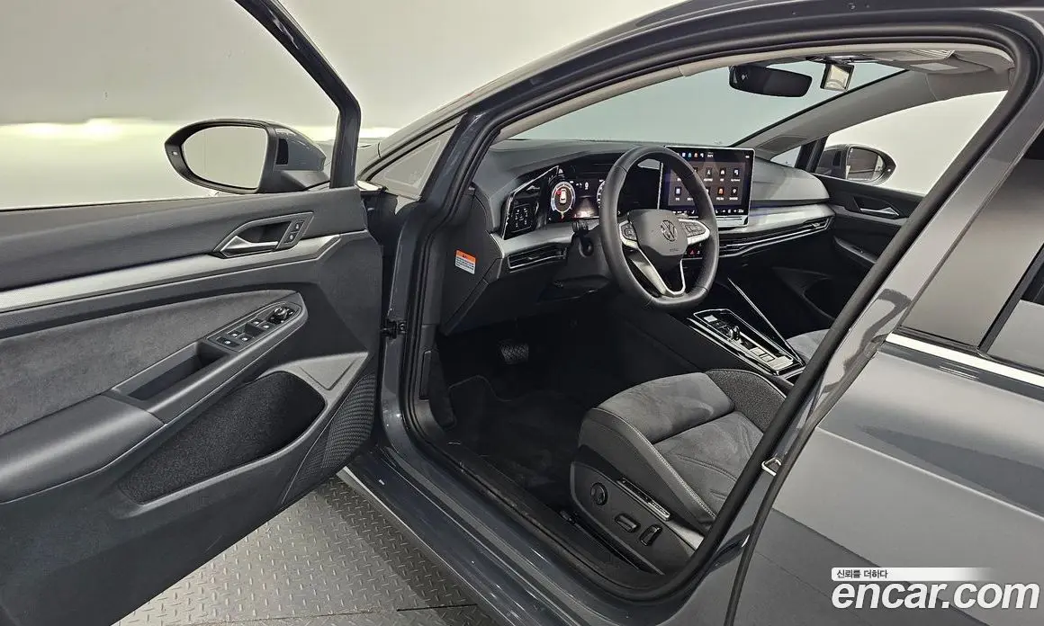 Volkswagen Golf 2025 2.0 автомат (гидро), фото 13