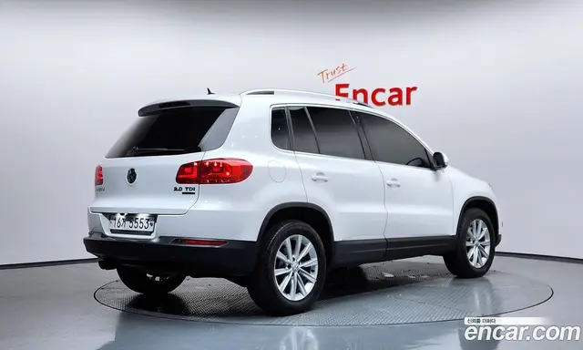 Volkswagen Tiguan 2014 2.0 автомат (гидро), миниатюра 2