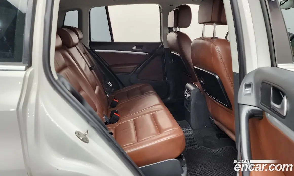 Volkswagen Tiguan 2014 2.0 автомат (гидро), фото 11