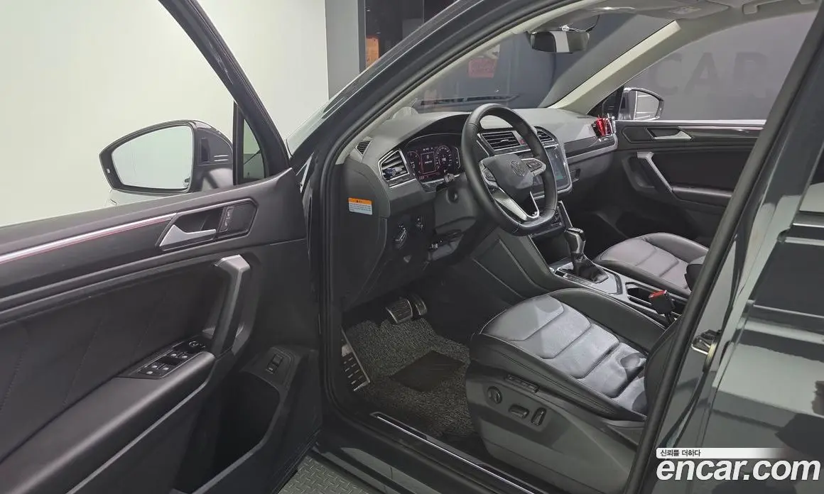 Volkswagen Tiguan 2021 2.0 автомат (гидро), фото 10