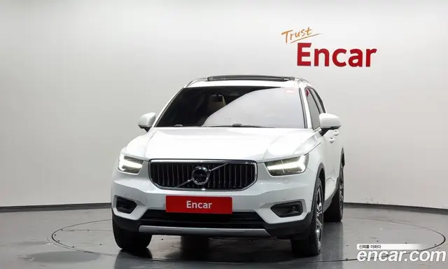Volvo XC40 2021 2.0 автомат (гидро), миниатюра 3