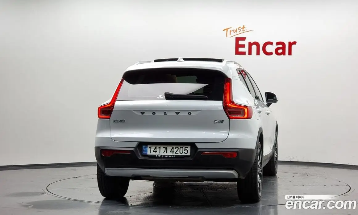 Volvo XC40 2021 2.0 автомат (гидро), фото 4
