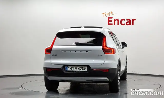 Volvo XC40 2021 2.0 автомат (гидро), миниатюра 4