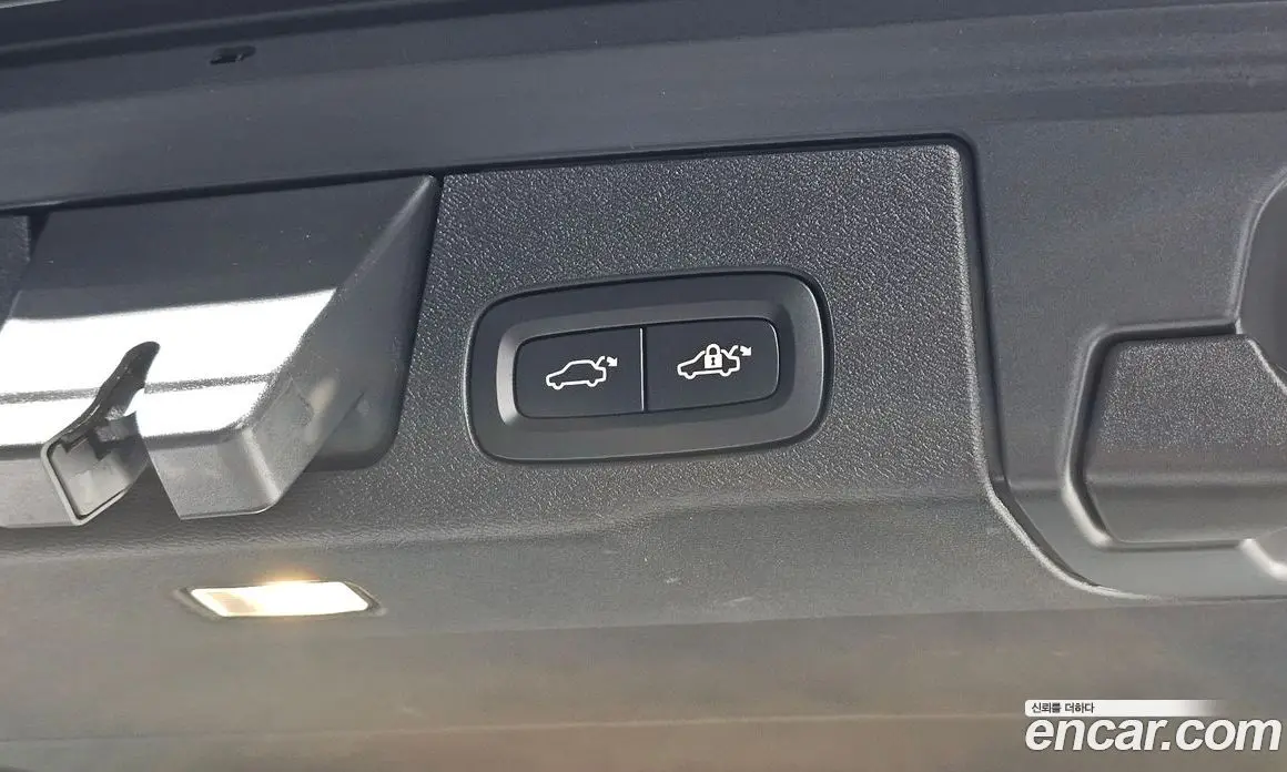 Volvo XC60 2021 2.0 автомат (гидро), фото 28