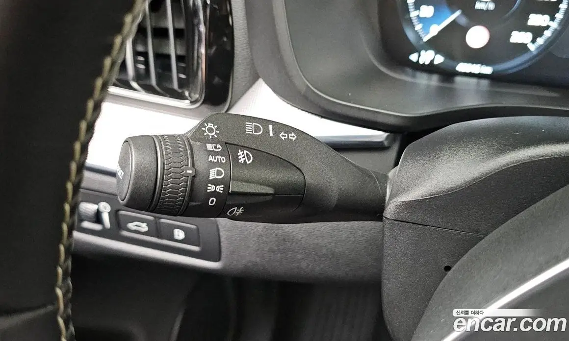 Volvo XC60 2021 2.0 автомат (гидро), фото 30