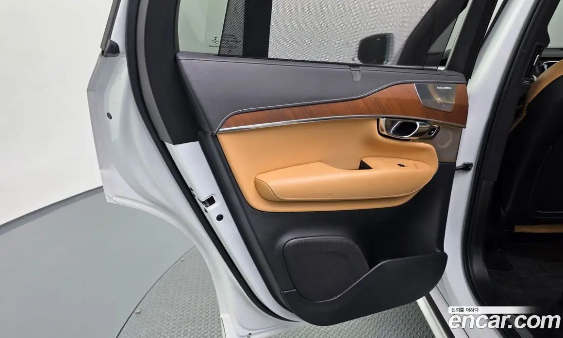 Volvo XC90 2018 2.0 автомат (гидро), фото 15