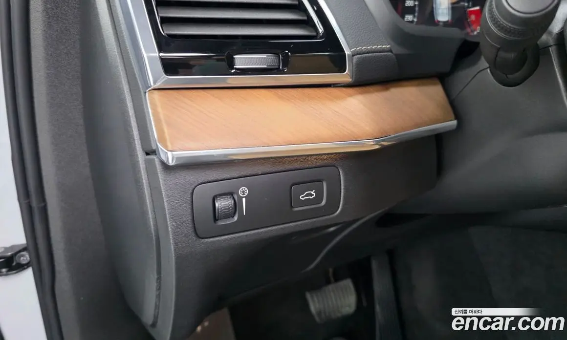 Volvo XC90 2018 2.0 автомат (гидро), фото 30