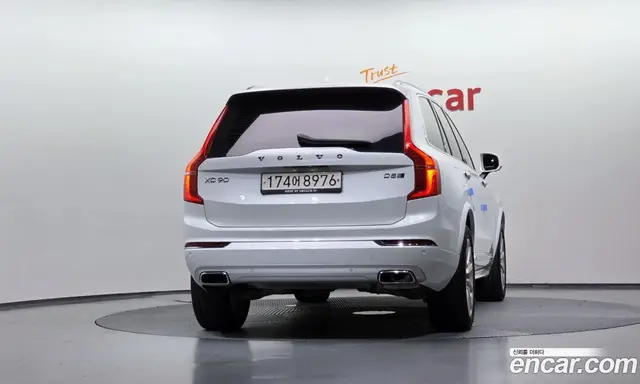 Volvo XC90 2018 2.0 автомат (гидро), миниатюра 4