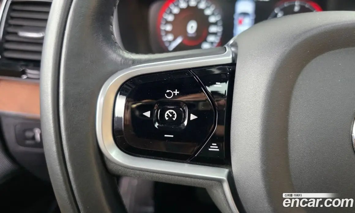 Volvo XC90 2018 2.0 автомат (гидро), фото 33