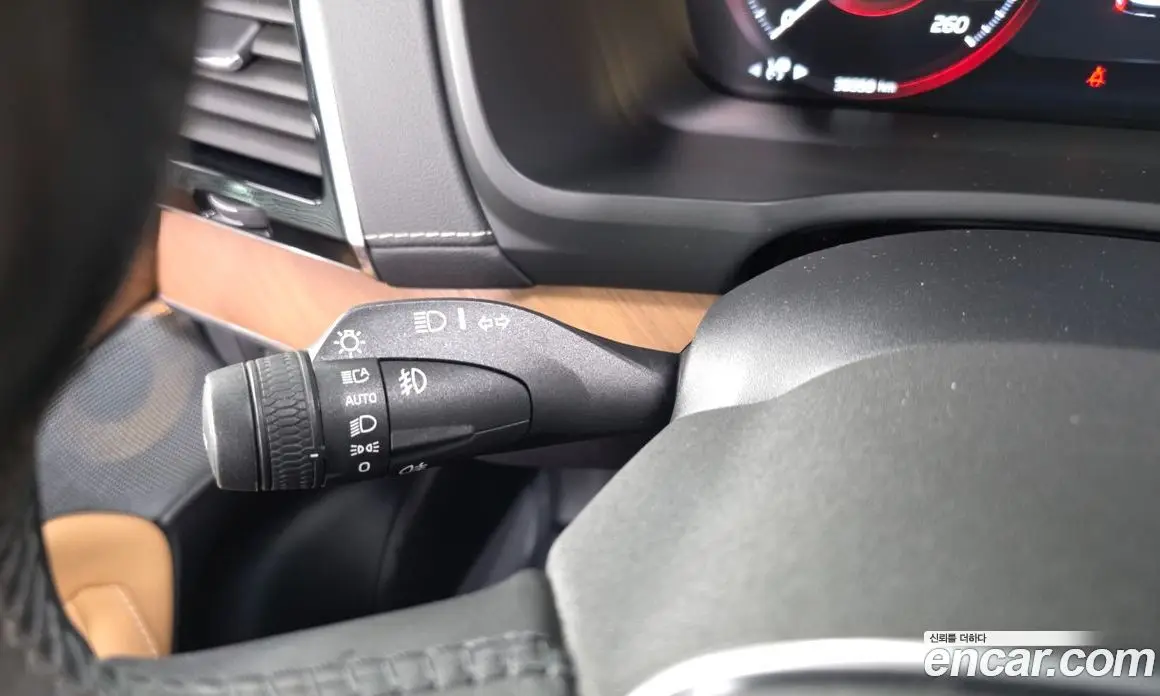 Volvo XC90 2018 2.0 автомат (гидро), фото 37