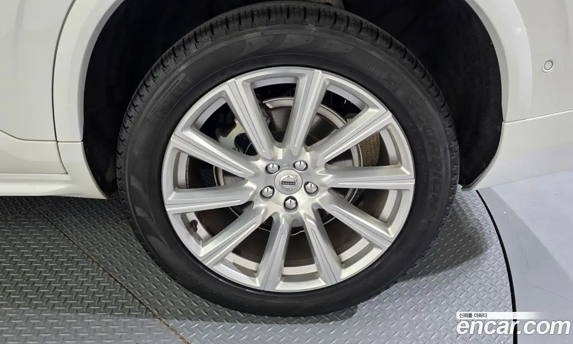 Volvo XC90 2018 2.0 автомат (гидро), фото 7