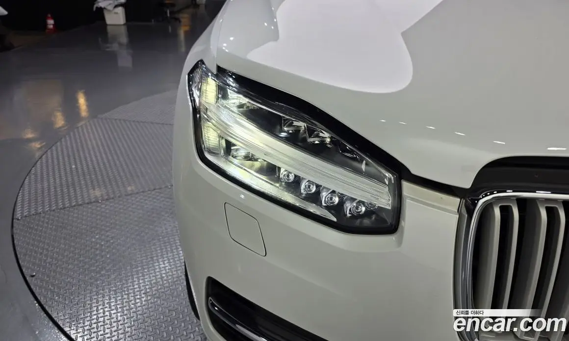 Volvo XC90 2018 2.0 автомат (гидро), фото 8