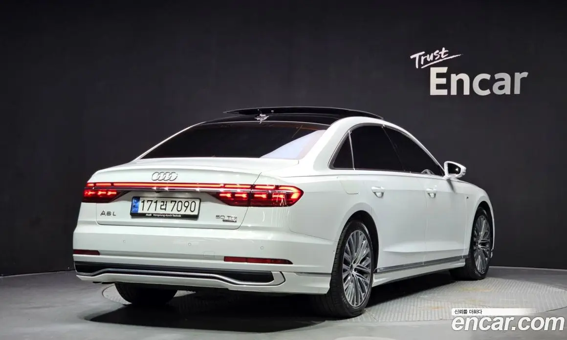 Audi A8 2023 3.0 автомат (гидро), фото 2