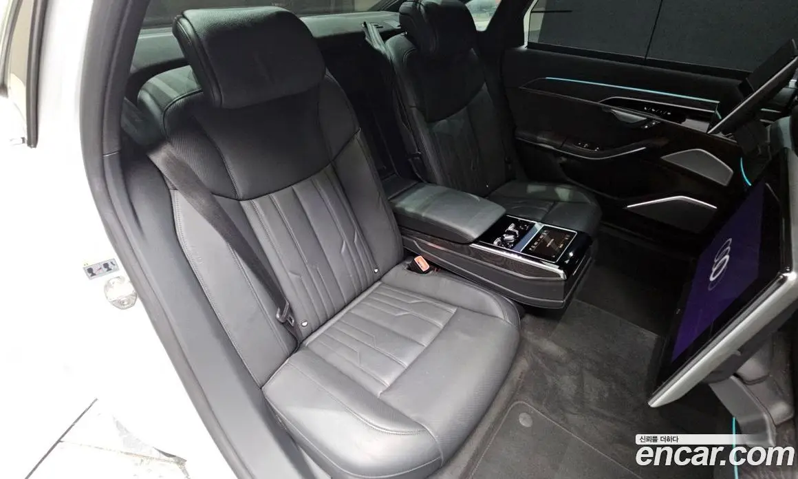 Audi A8 2023 3.0 автомат (гидро), фото 23