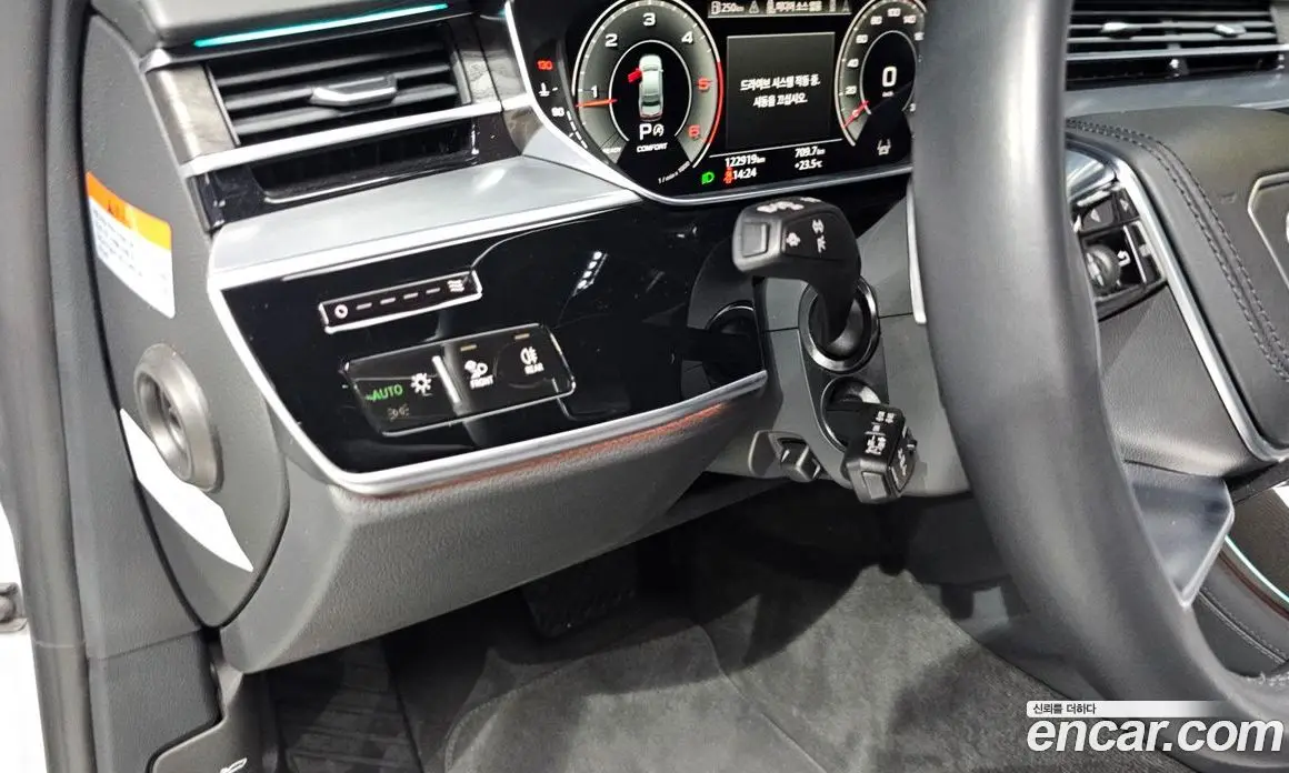 Audi A8 2023 3.0 автомат (гидро), фото 26