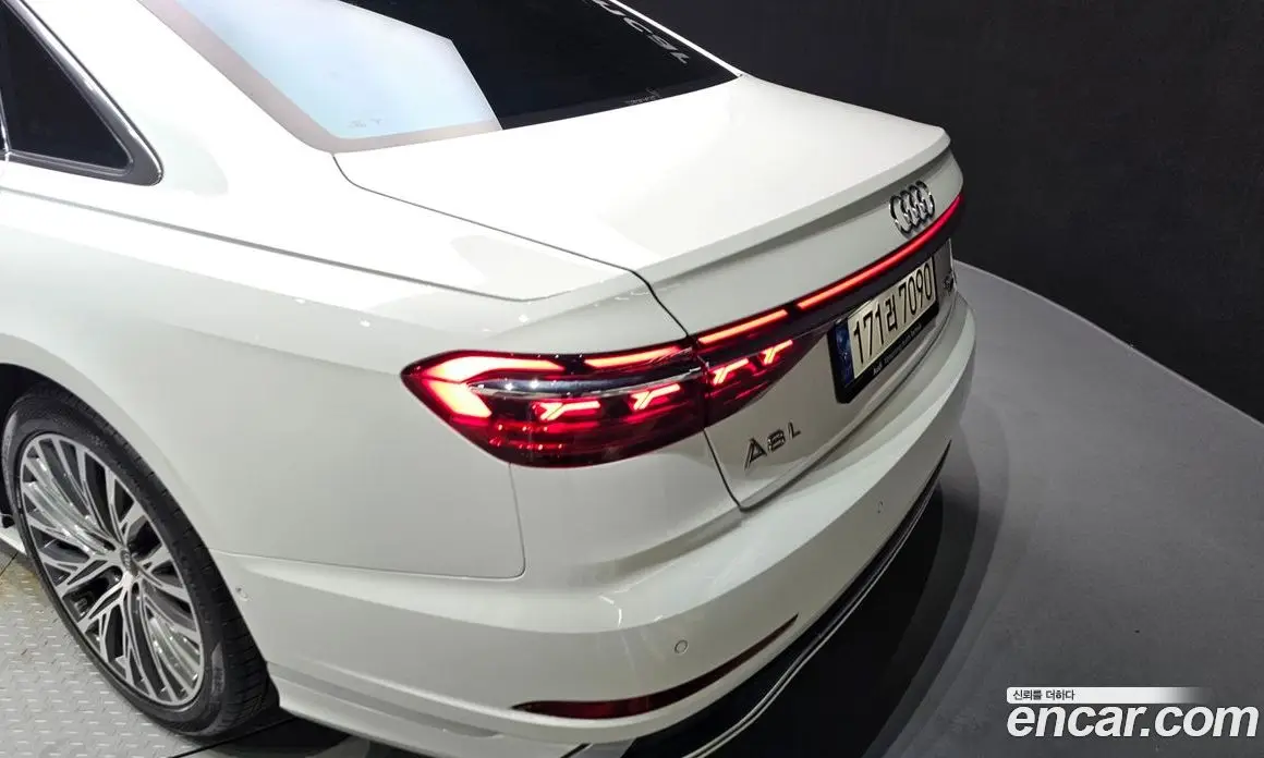 Audi A8 2023 3.0 автомат (гидро), фото 9