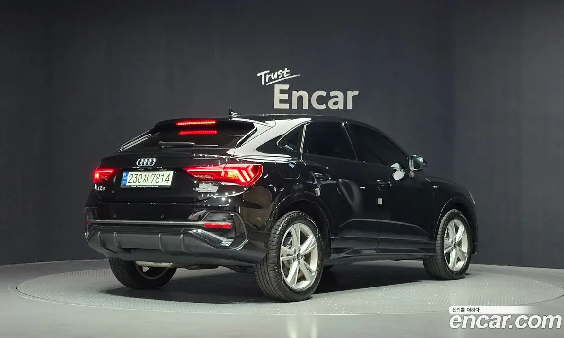 Audi Q3 2022 2.0 автомат (гидро), фото 2