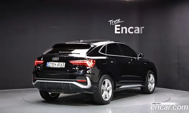 Audi Q3 2023 2.0 автомат (гидро), миниатюра 2