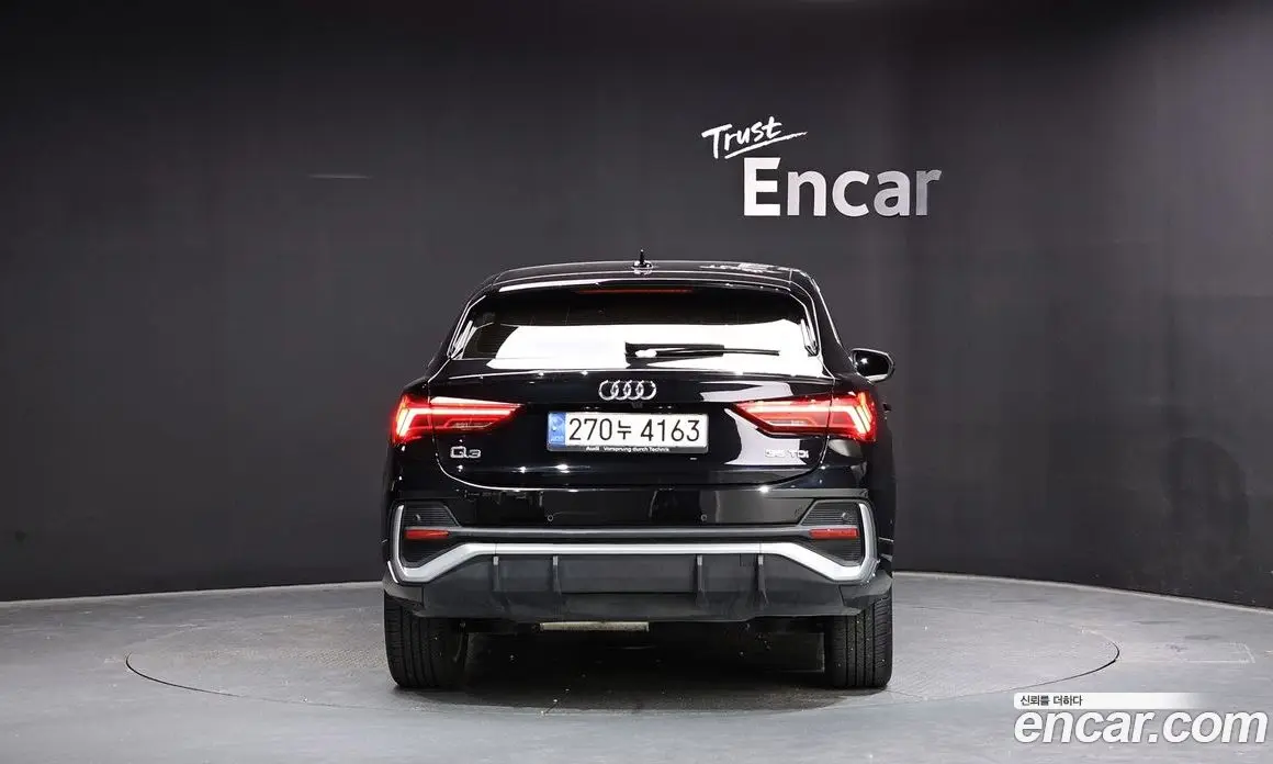Audi Q3 2023 2.0 автомат (гидро), фото 4