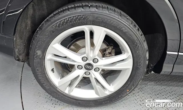 Audi Q3 2023 2.0 автомат (гидро), миниатюра 5