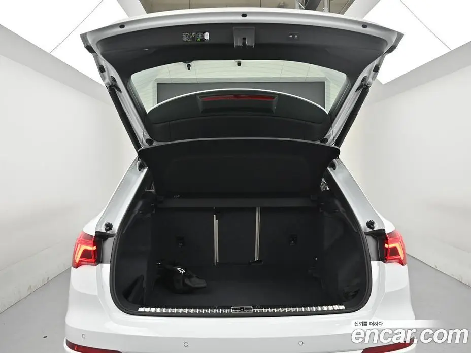 Audi Q3 2025 2.0 автомат (гидро), фото 20