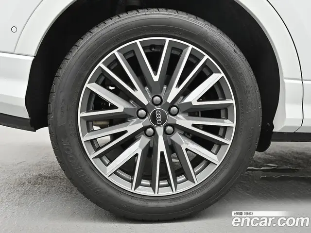 Audi Q3 2025 2.0 автомат (гидро), миниатюра 5
