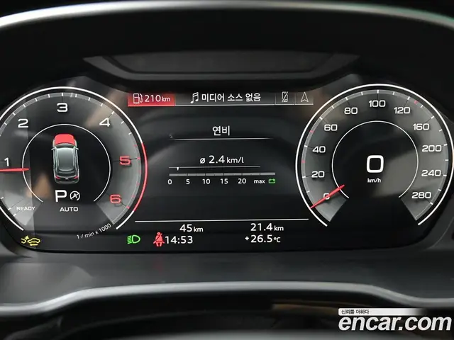 Audi Q3 2025 2.0 автомат (гидро), миниатюра 8