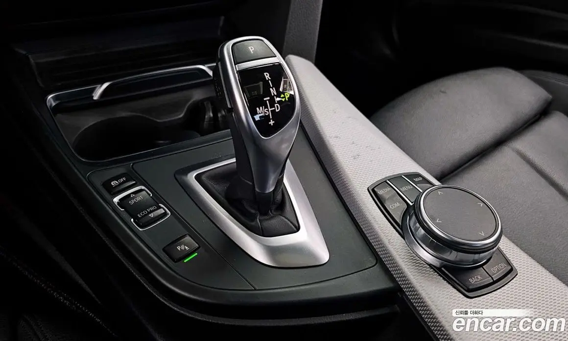 BMW 3 серия 2017 2.0 автомат (гидро), фото 12