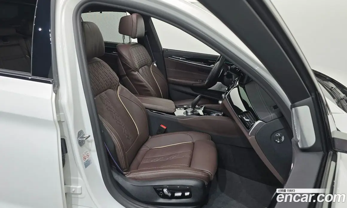 BMW 5 серия 2021 4.4 автомат (гидро), фото 16
