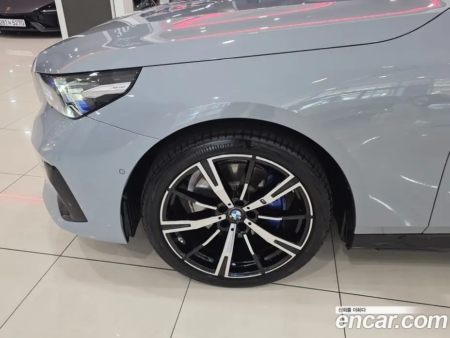 BMW 5 серия 2025 2.0 автомат (гидро), фото 5