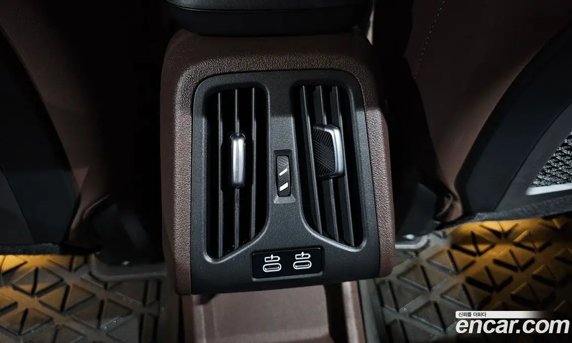 BMW iX1 2024 0.2 автомат (гидро), фото 31