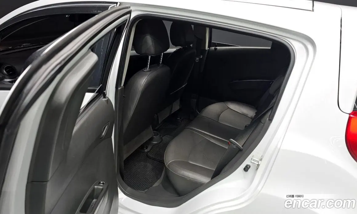 Chevrolet Spark 2014 1.0 автомат (гидро), фото 24