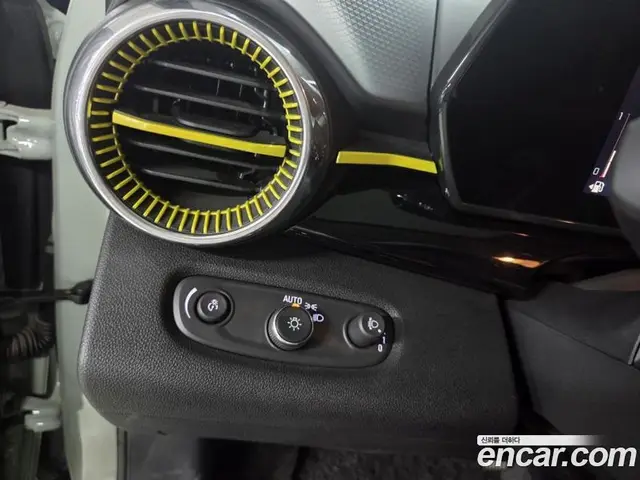 Chevrolet Trax 2024 1.2 автомат (гидро), миниатюра 7