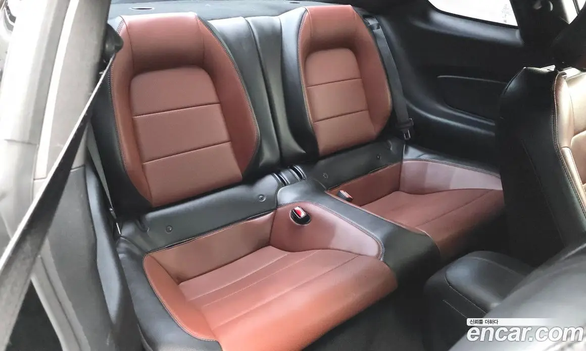 Ford Mustang 2017 2.3 автомат (гидро), фото 12