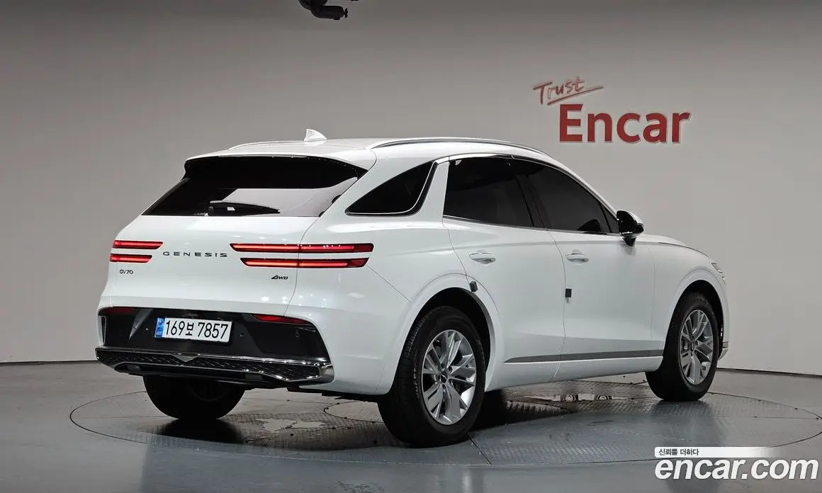 Genesis GV70 2024 2.5 автомат (гидро), фото 1