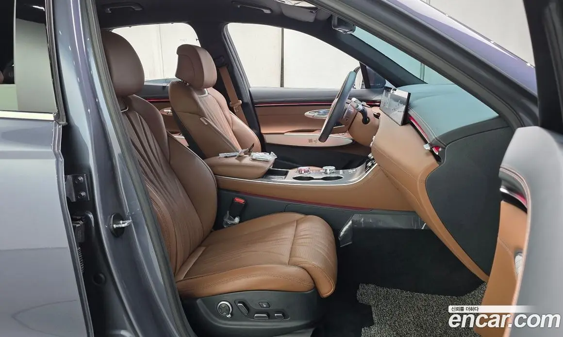 Genesis GV70 2025 2.5 автомат (гидро), фото 16 Genesis GV70 2025 2.5 автомат (гидро), фото 16
