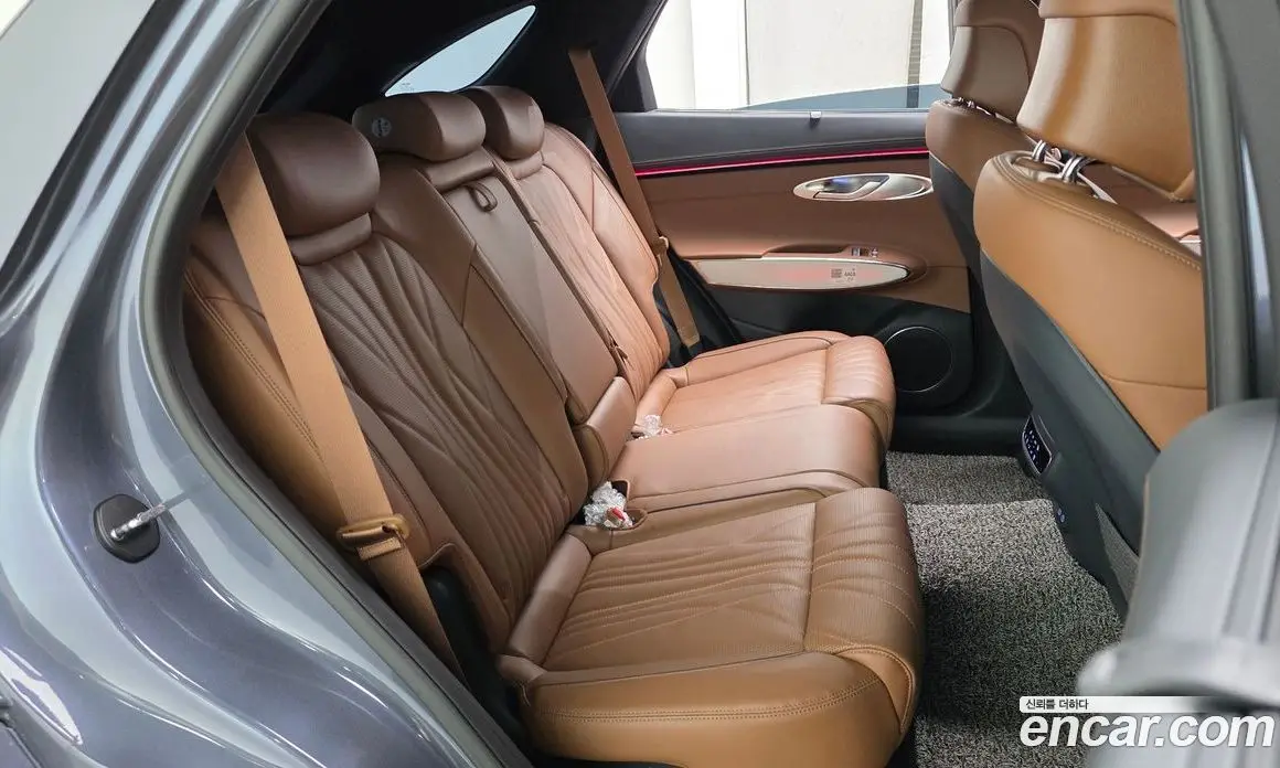 Genesis GV70 2025 2.5 автомат (гидро), фото 17 Genesis GV70 2025 2.5 автомат (гидро), фото 17
