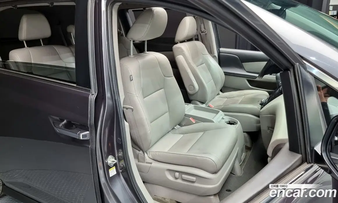 Honda Odyssey 2015 3.5 автомат (гидро), фото 12 Honda Odyssey 2015 3.5 автомат (гидро), фото 12