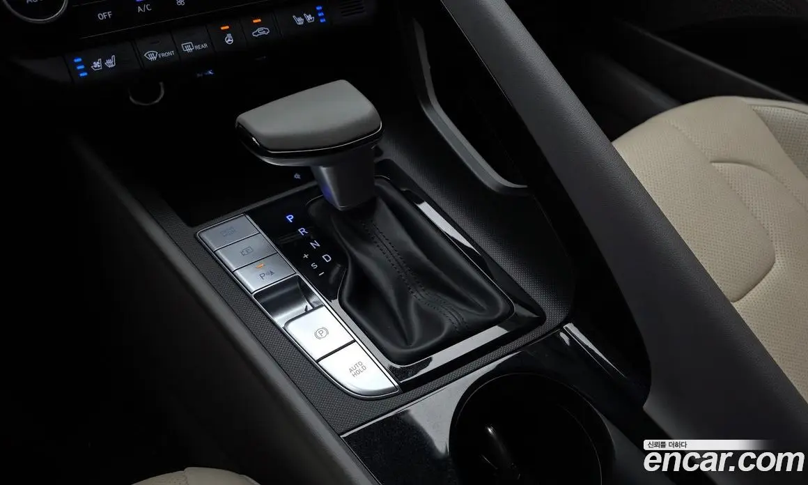 Hyundai Avante 2023 1.6 автомат (гидро), фото 12