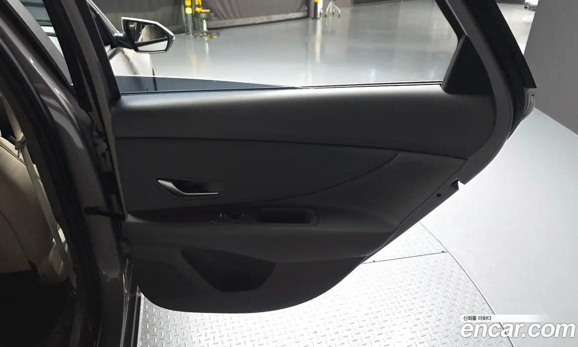Hyundai Avante 2023 1.6 автомат (гидро), фото 15