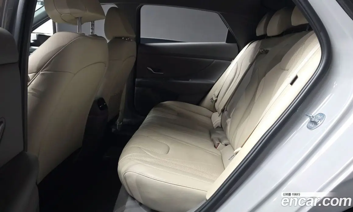 Hyundai Avante 2023 1.6 автомат (гидро), фото 16
