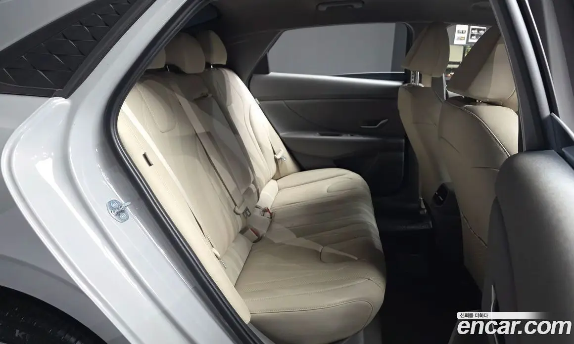 Hyundai Avante 2023 1.6 автомат (гидро), фото 18