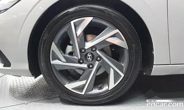 Hyundai Avante 2023 1.6 автомат (гидро), миниатюра 5