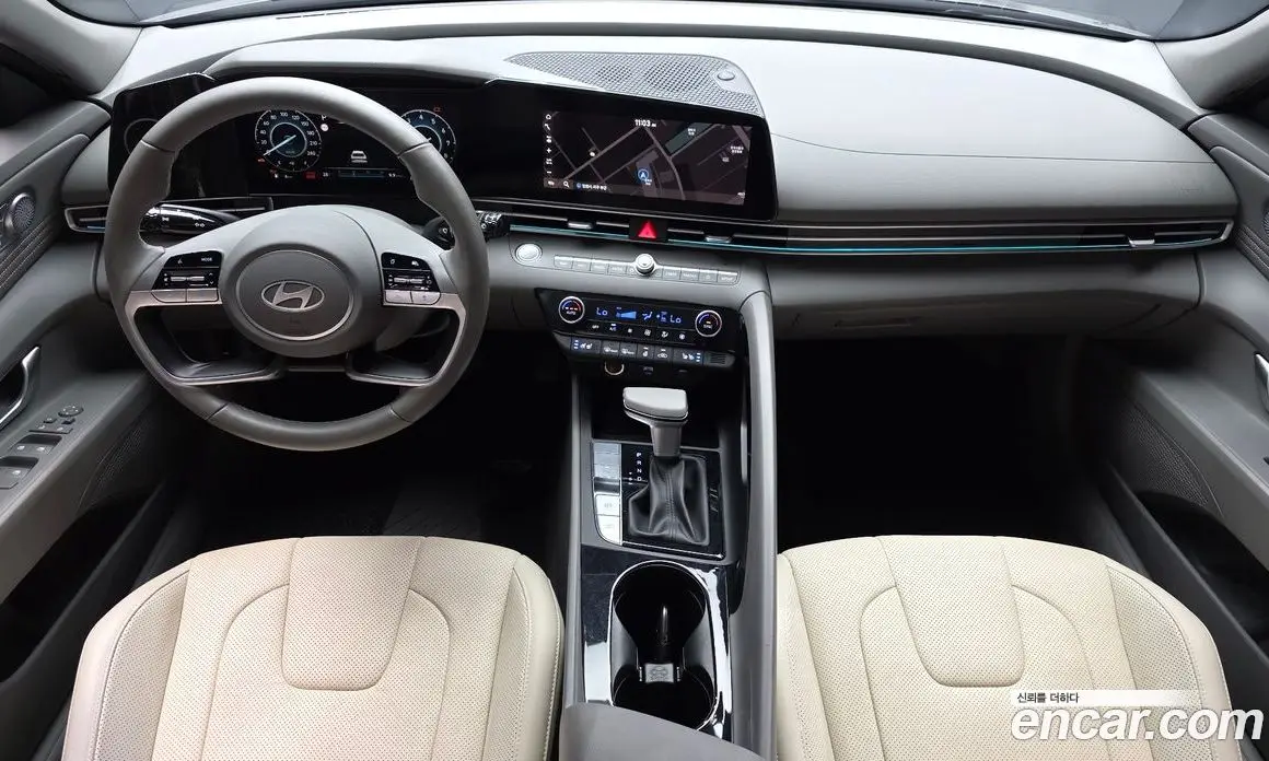 Hyundai Avante 2023 1.6 автомат (гидро), фото 10