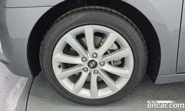 Hyundai i40 2013 1.7 автомат (гидро), миниатюра 5 Hyundai i40 2013 1.7 автомат (гидро), миниатюра 5